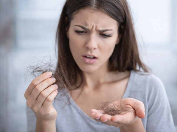 queda de cabelo feminina causas e tratamento